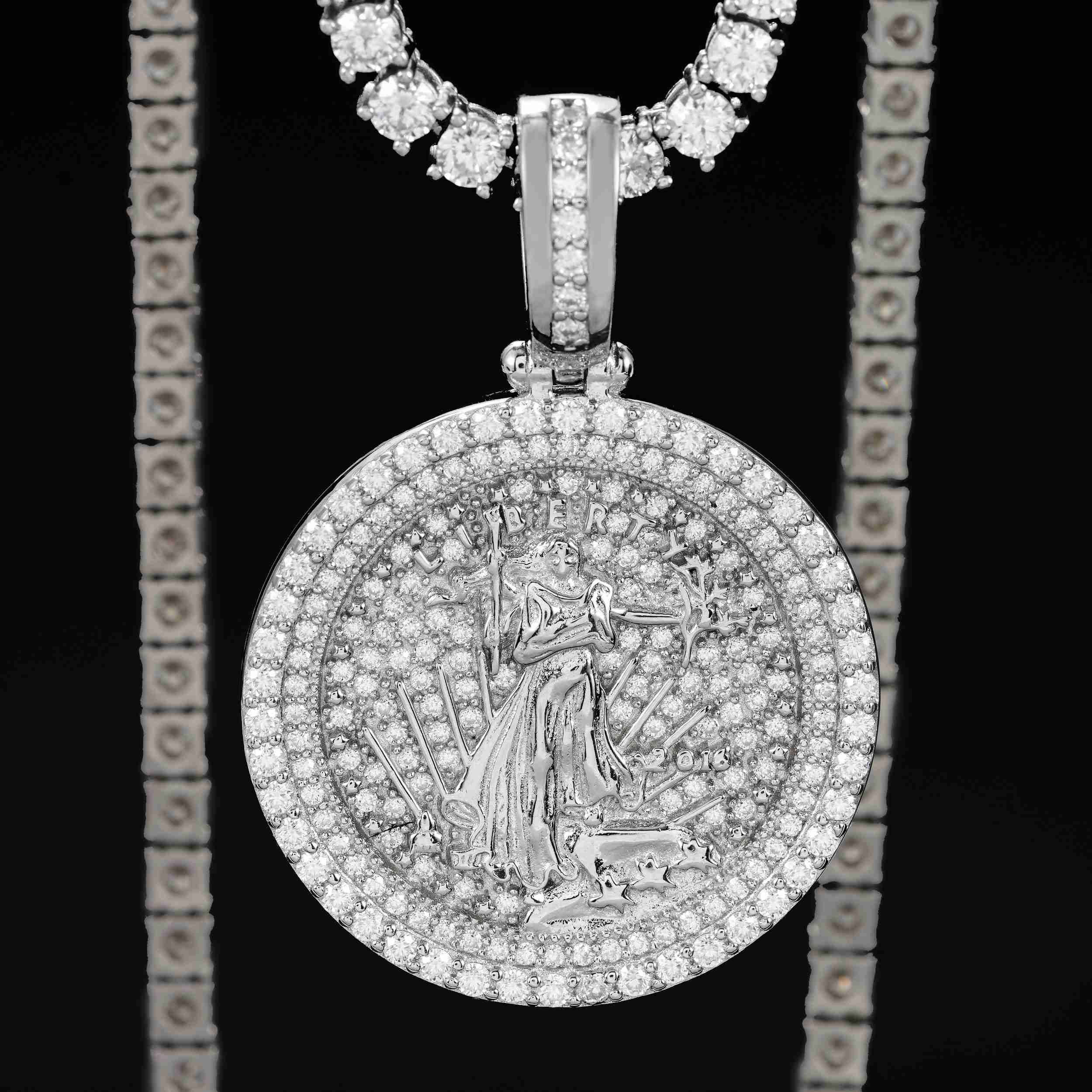 【US 3 Days Delivery】GL Catholic Virgin Mary Silver Moissanite Pendant Hauptbild