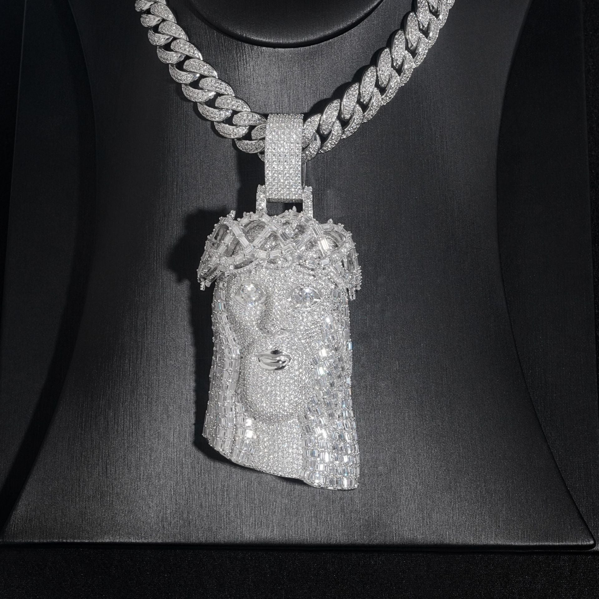 GL Iced Out Silver BaguetteMoissanite Jesus Pendant Image secondaire du produit