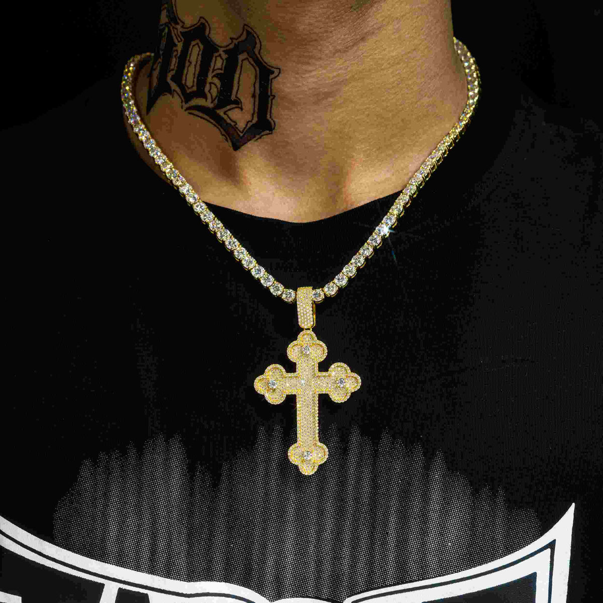 GL 925 sterling silver VVS diamond Moissanite flower shaped cross pendant