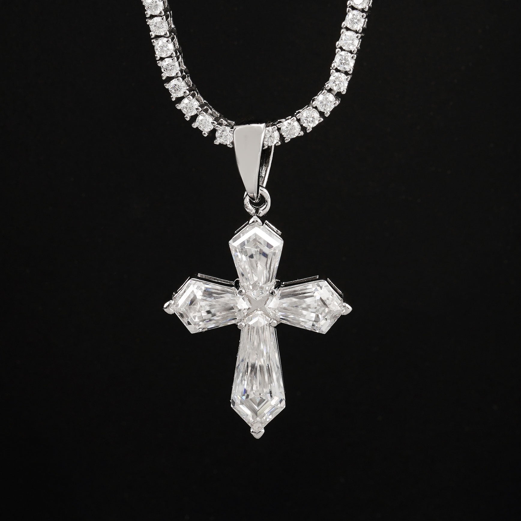 GL Hexagon Cut Moissanite Diamond Cross Pendant Necklace Secondary image