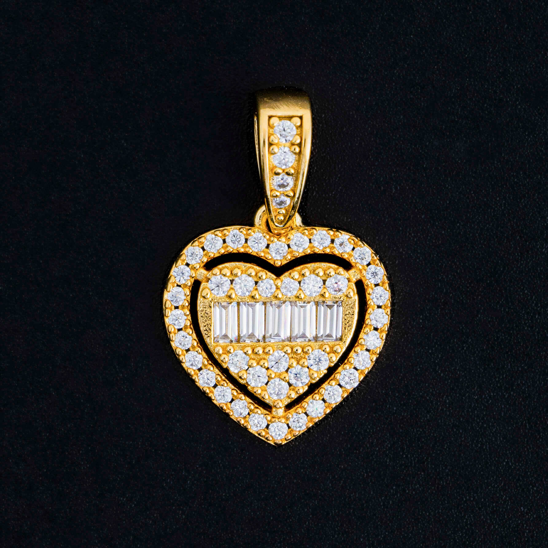 GL VVS Diamond Cute Heart 4 Prongs Diamond Pendant