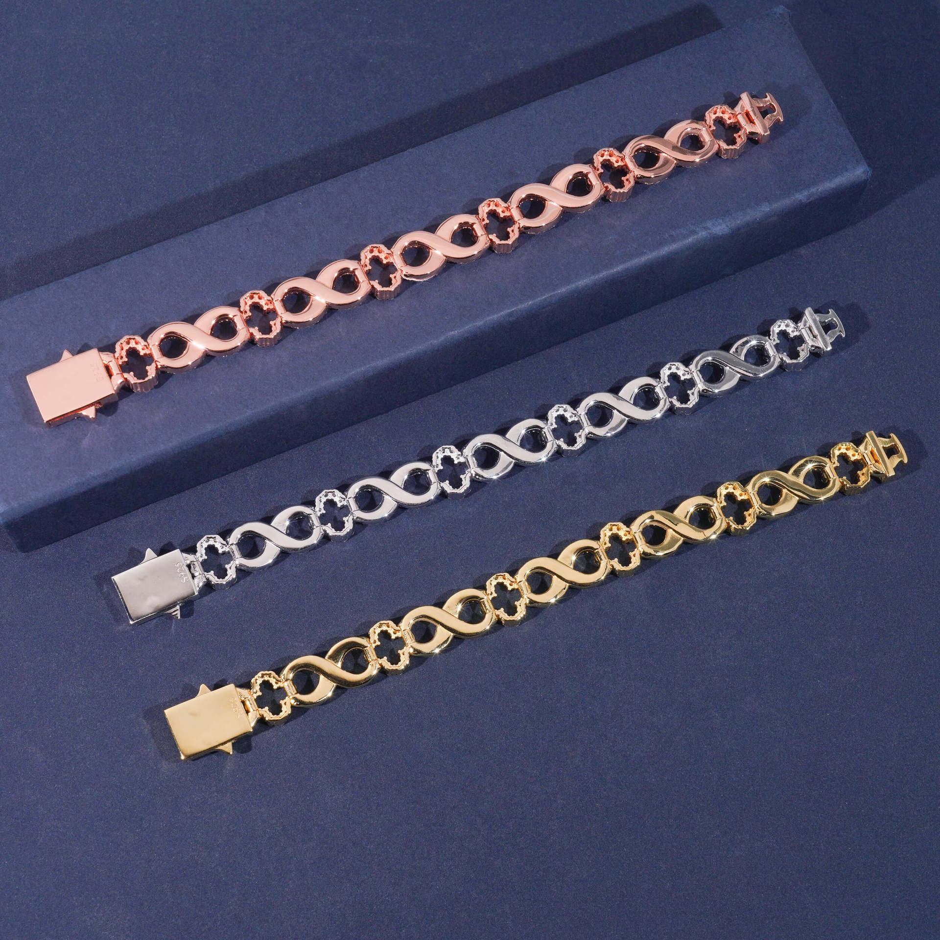 13MM S925 Silver Four-leaf Clover Infinity VVS Moissanite Cuban Link Chain Secondary image