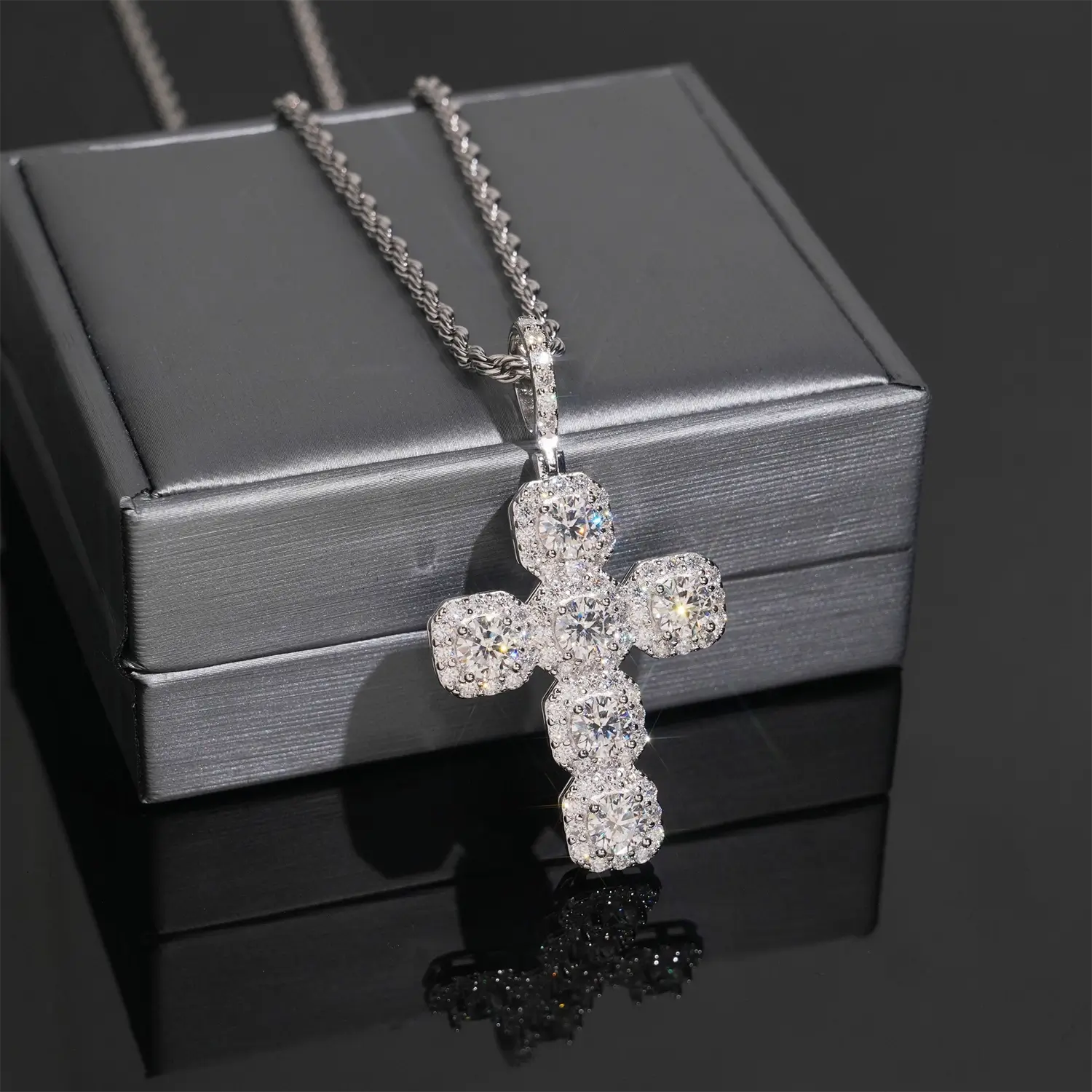 GL Hip Hop Ice Out VVS Moissanite Cross pendant