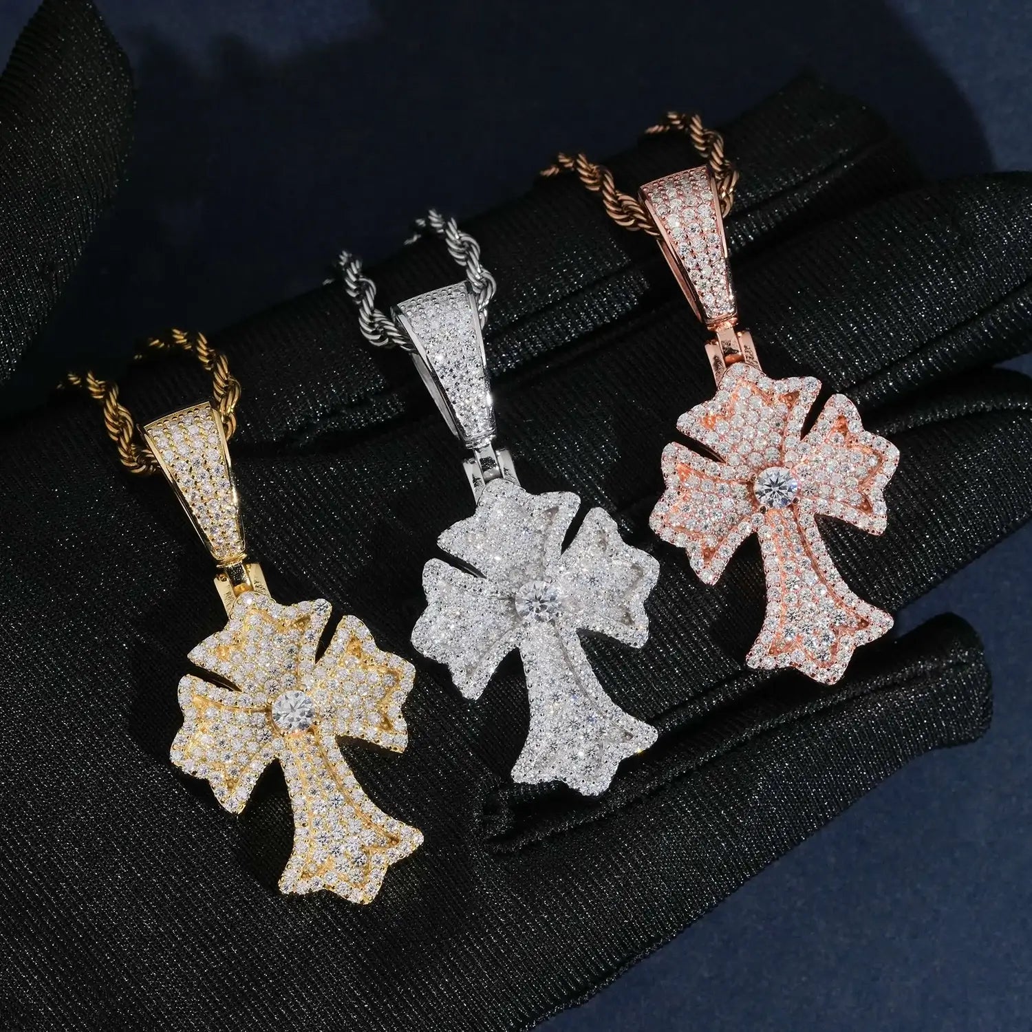 Leaf-Shaped VVS Moissanite Cross Pendant S925 Silver