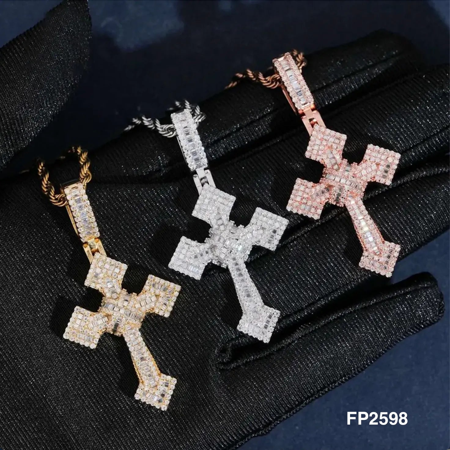 Hip hop Arrow Cross VVS Moissanite Pendant