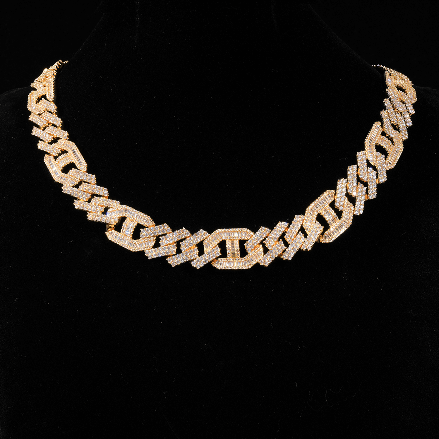 GL 16mm Prong Baguette Cuban Link Chain 5A+ Diamond 16k Gold Plated Secondary image