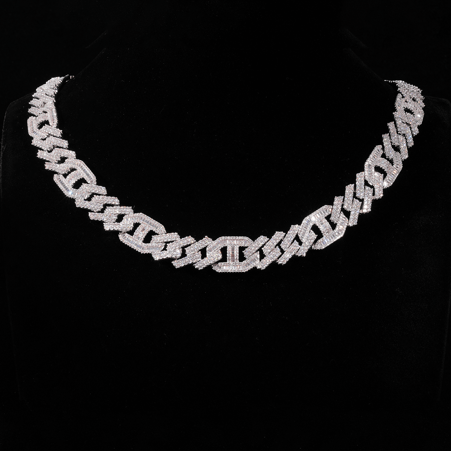 GL 16mm Prong Baguette Cuban Link Chain 5A+ Diamond 16k Gold Plated