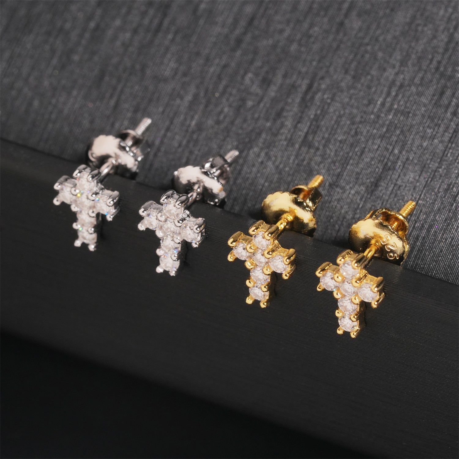 【US 3 Days Delivery】GL Iced Out Tiny Cross Earring Paved VVS Round Cut Moissanite  16K Gold Plated