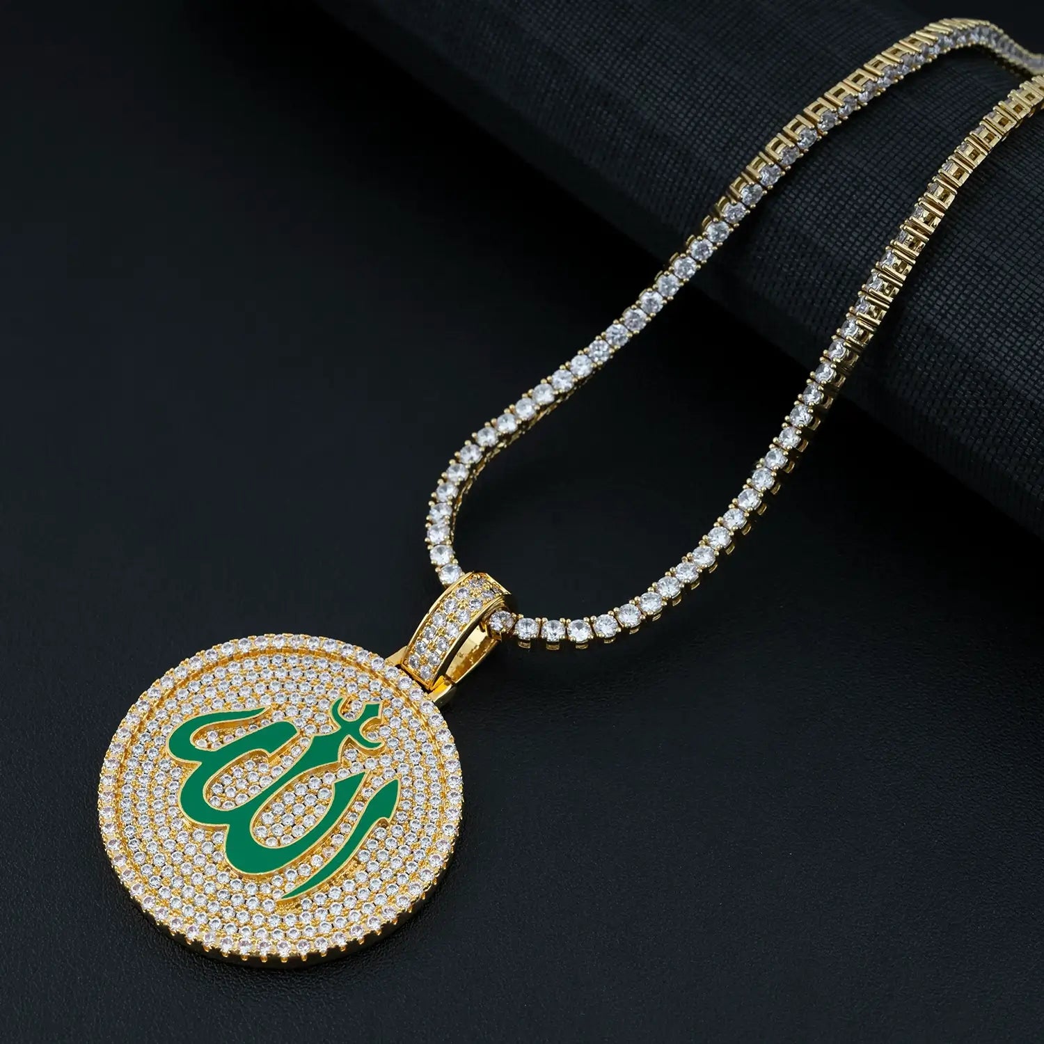 Divine Allah Round Medallion VVS Moissanite Diamond Pendant Zweitbild