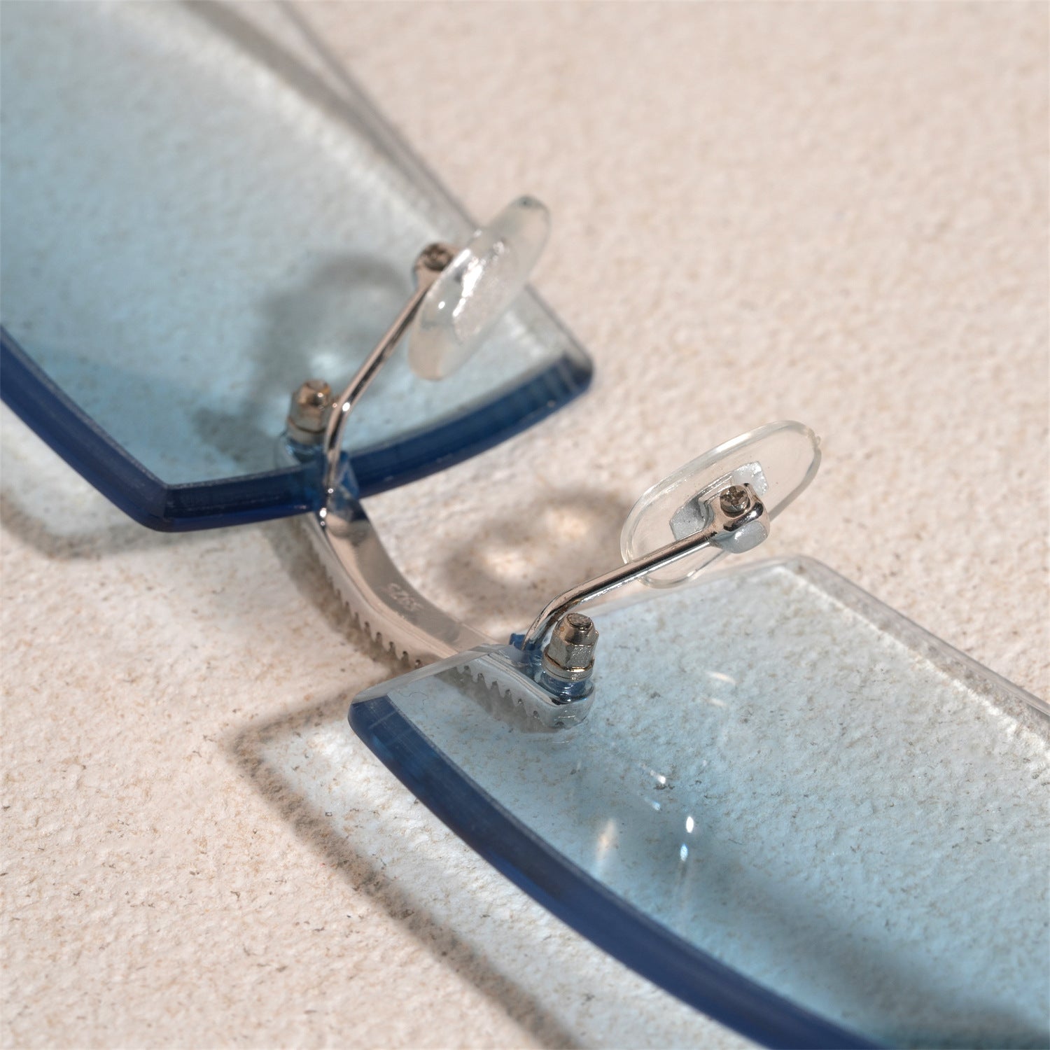 GL Hip-Hop Rimless Sunglasses VVS Moissanite Inlay Bridge & Multicolor Lenses Moissanite Metal Arms Secondary image