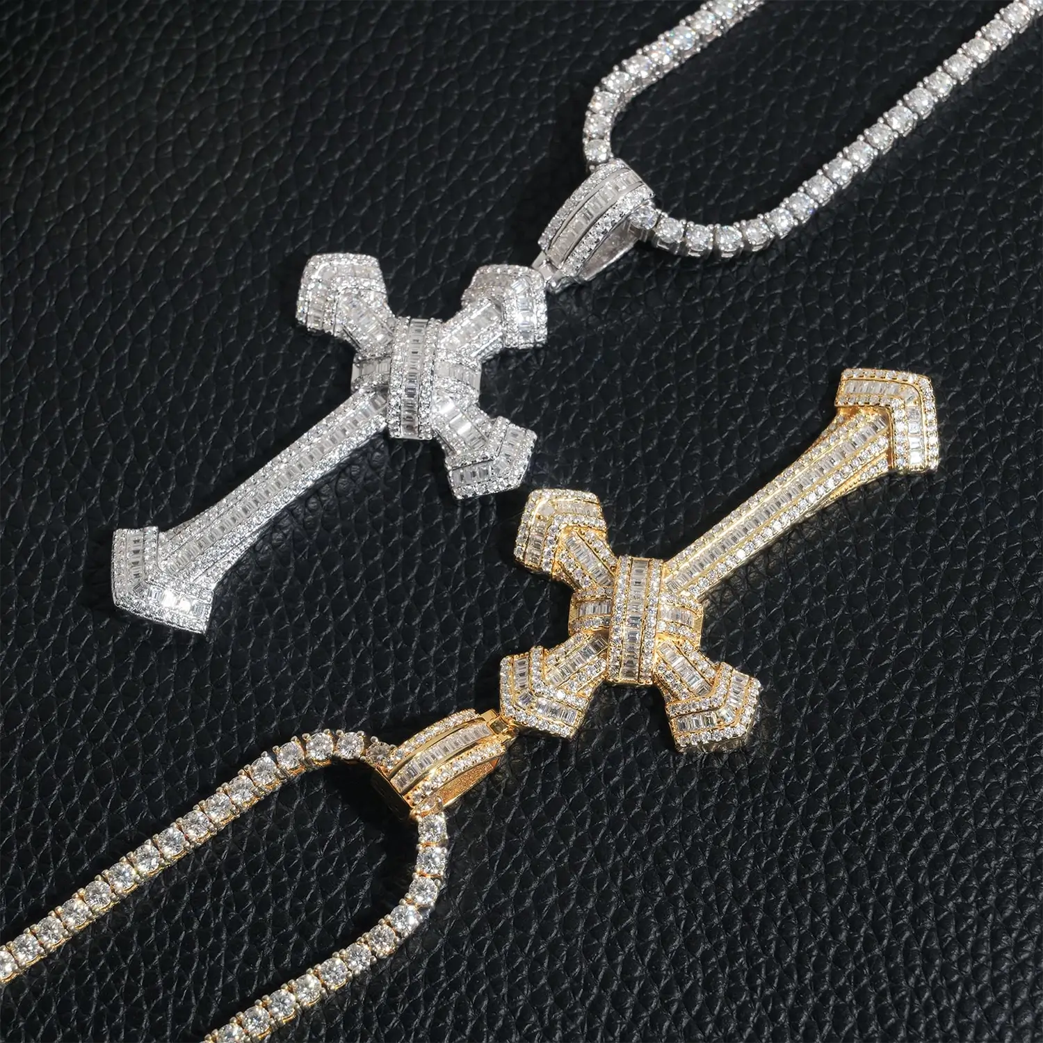 Hip hop Arrow Cross VVS Moissanite Pendant