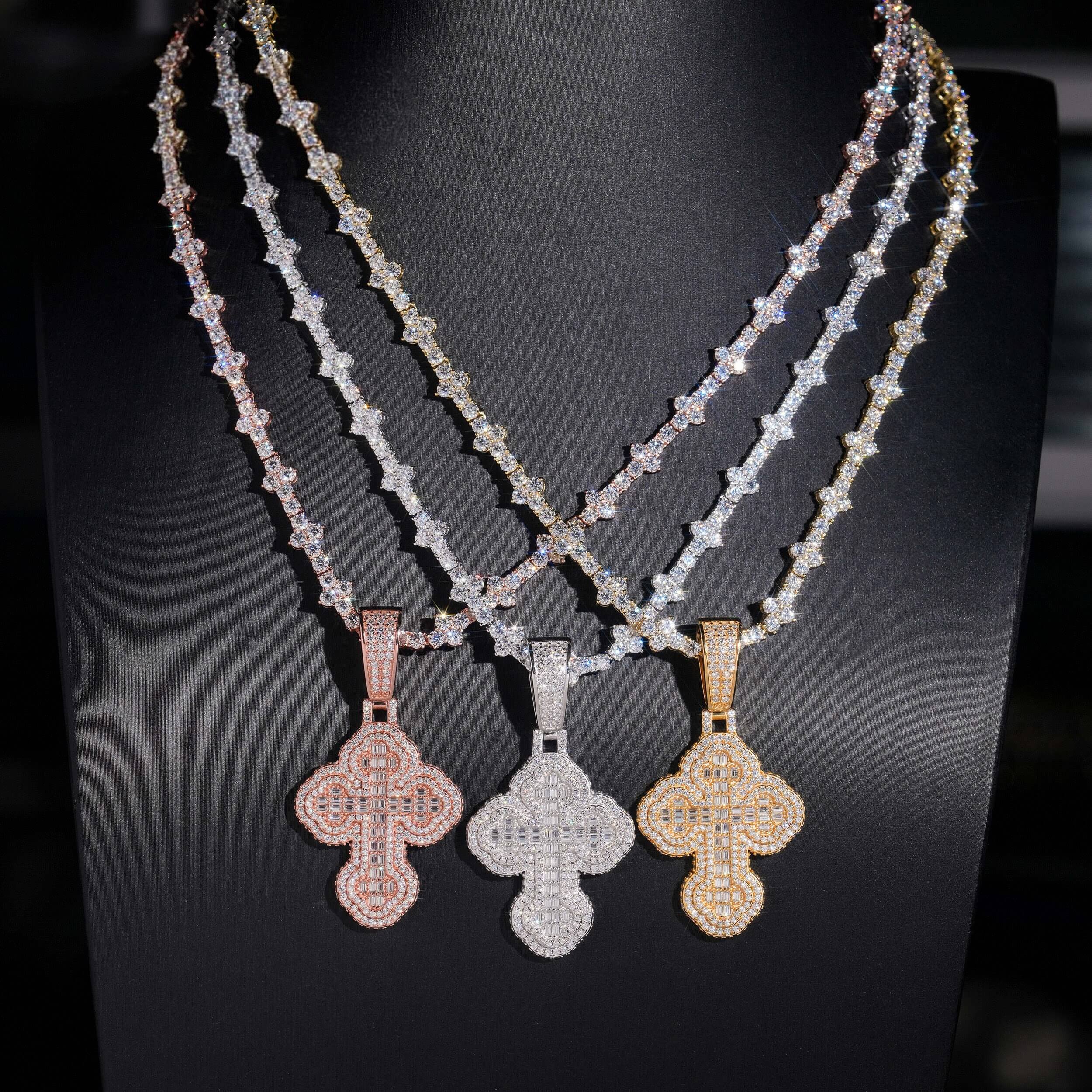 GL VVS Baguette Moissanite Cross Pendant