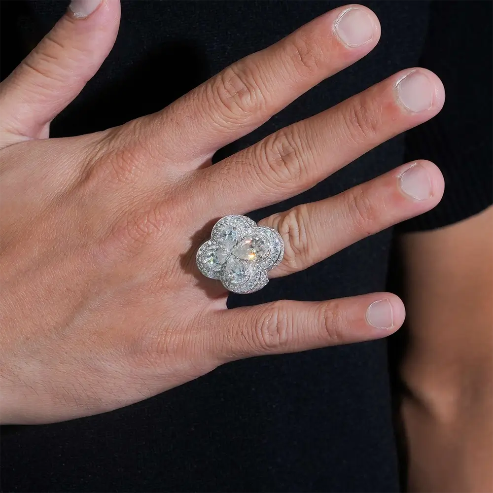 GL Pear Cut Four Leaf Clover Moissanite Diamond Ring