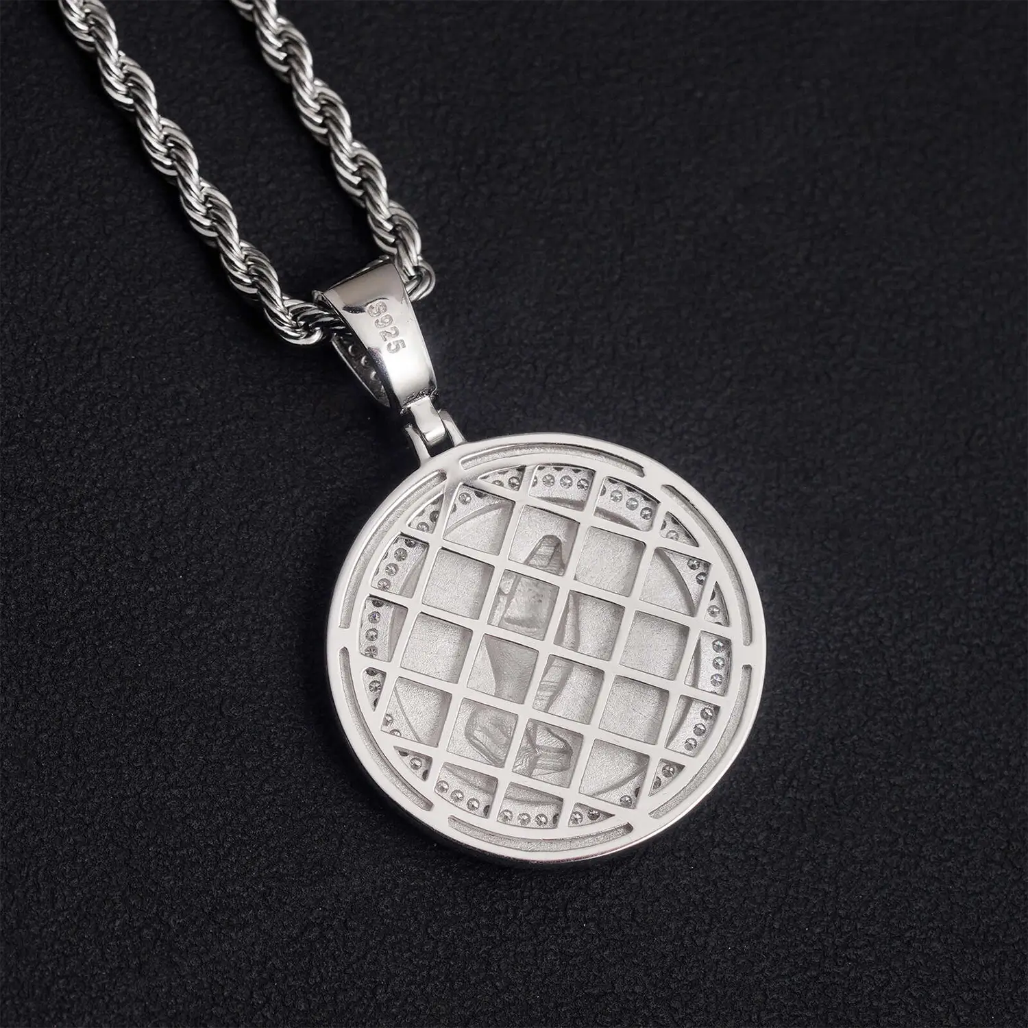 VVS Moissanite Round Praying Hands Pendant