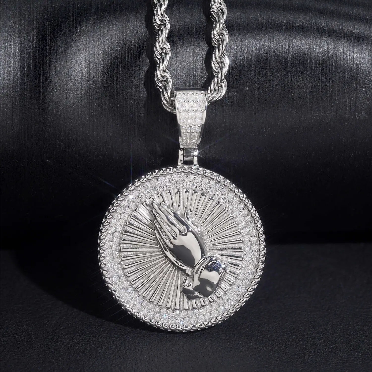 VVS Moissanite Round Praying Hands Pendant