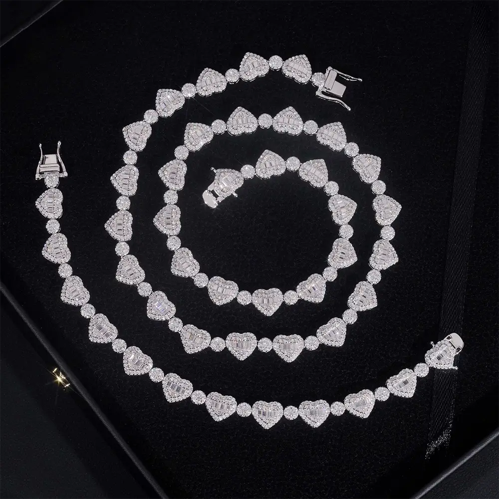 8.5MM S925 Silver Heart Shaped VVS Moissanite Chain Necklace
