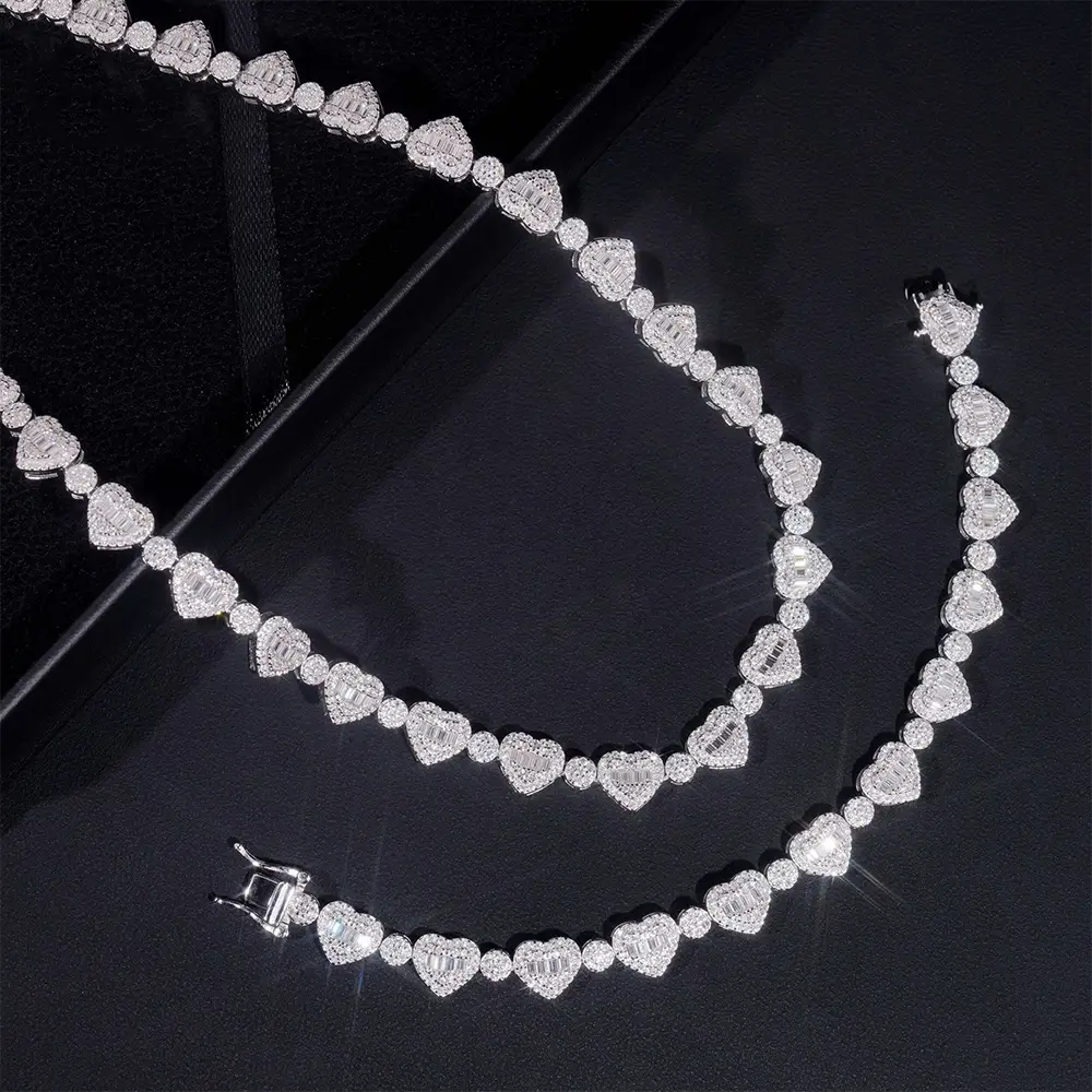 8.5MM Heart Shaped VVS Moissanite Chain Necklace