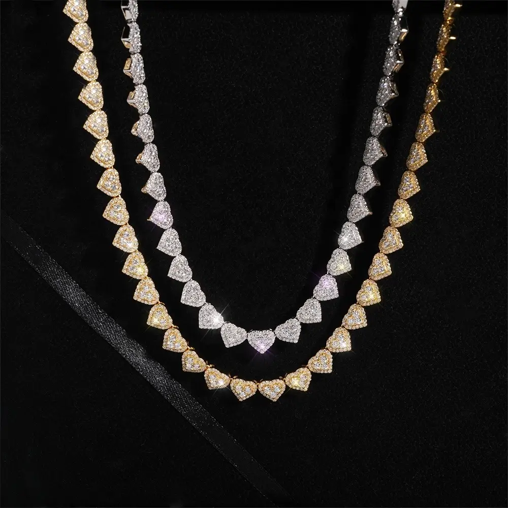 8MM S925 Silver Heart Shaped VVS Moissanite Cuban Link Chain