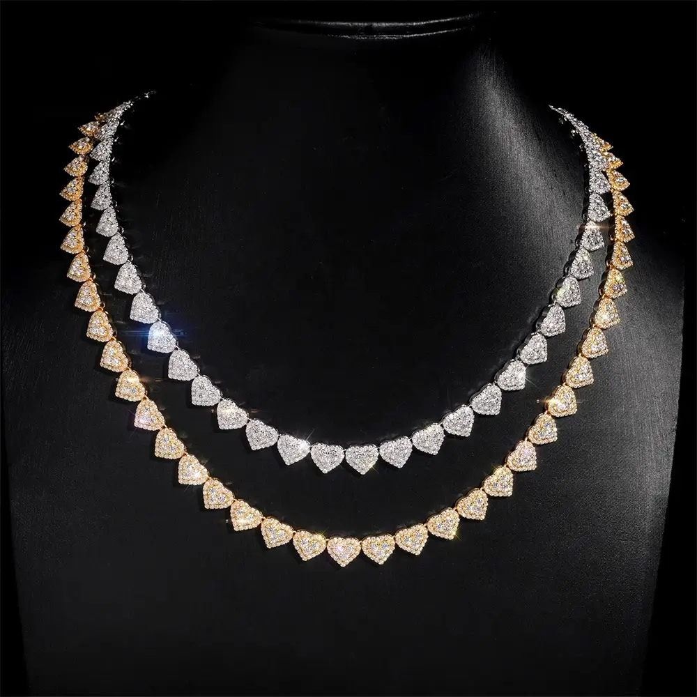 8MM S925 Silver Heart Shaped VVS Moissanite Cuban Link Chain Secondary image