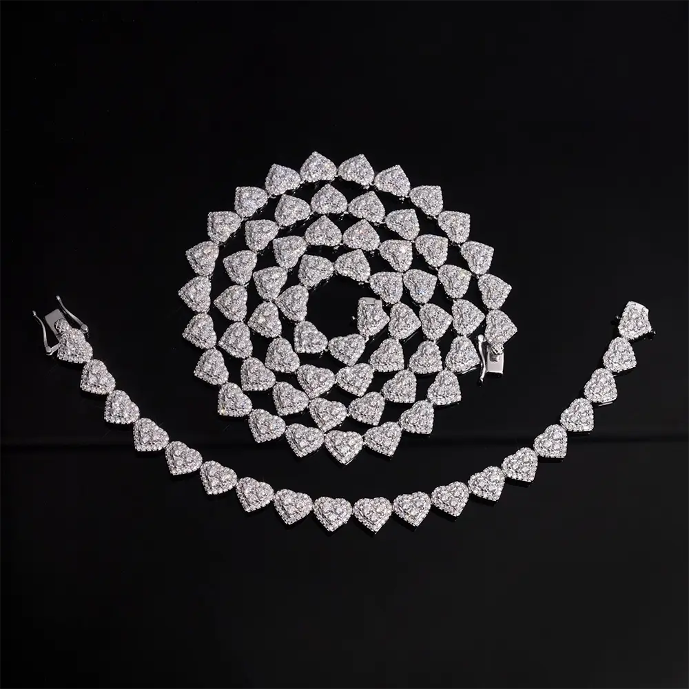 8MM S925 Silver Heart Shaped VVS Moissanite Cuban Link Chain Bracelet