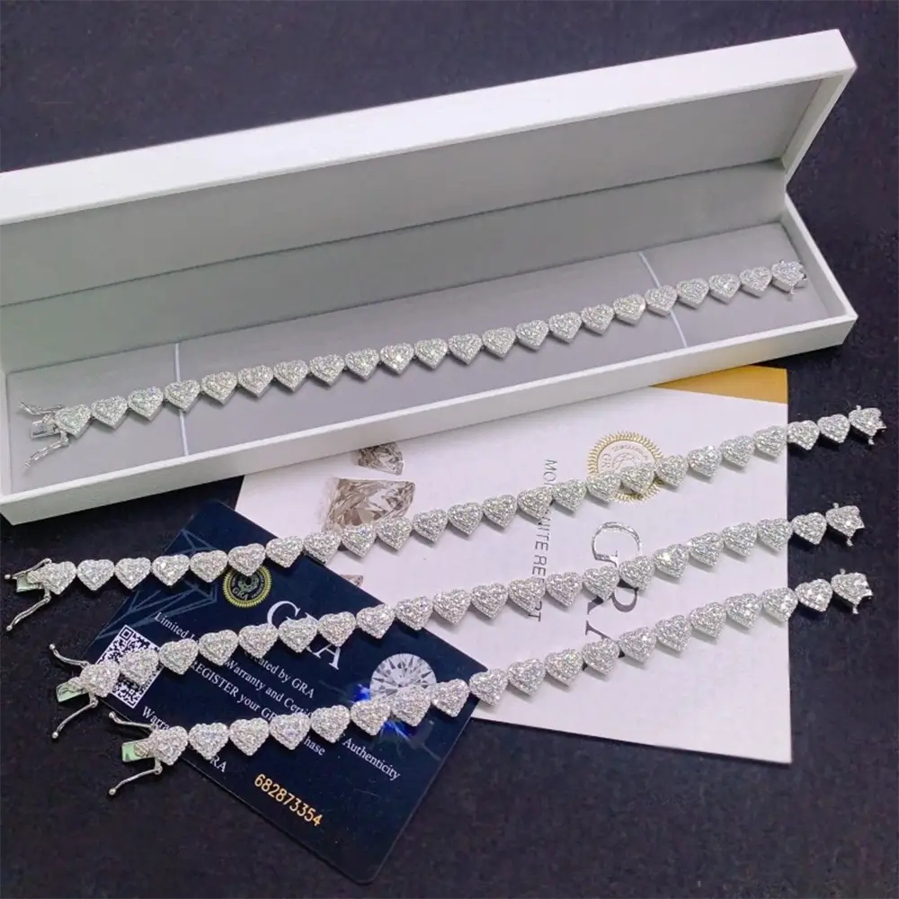 8MM S925 Silver Heart Shaped VVS Moissanite Cuban Link Chain Bracelet