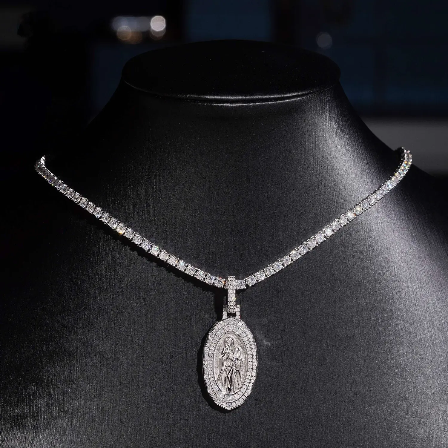 925 Silver VVS Moissanite Santa Maria Pendant Secondary image