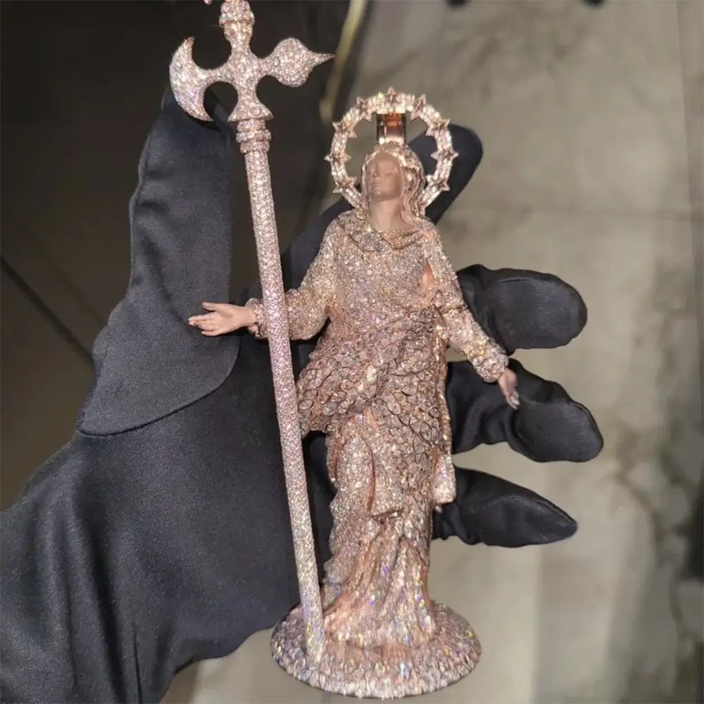 Custom-made 3D VVS Moissanite Pendant of The Virgin Mary