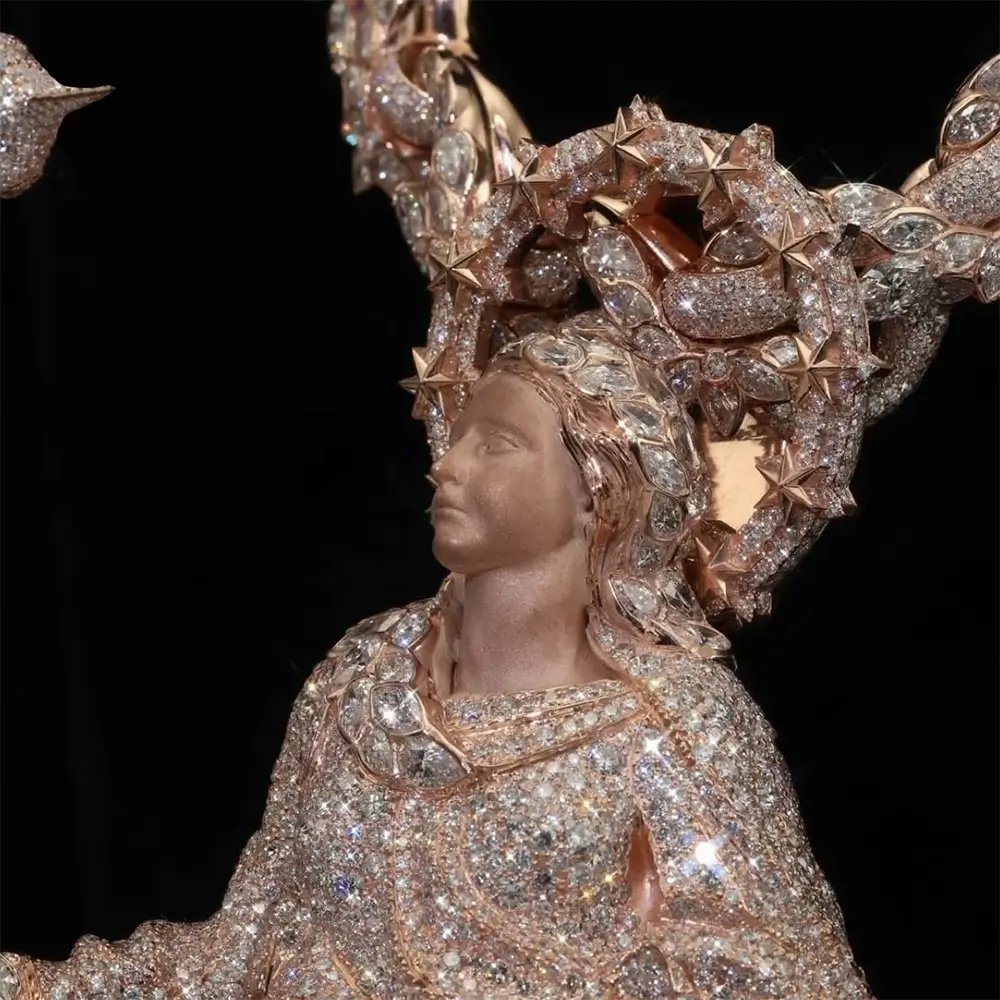 Custom-made 3D VVS Moissanite Pendant of The Virgin Mary Zweitbild