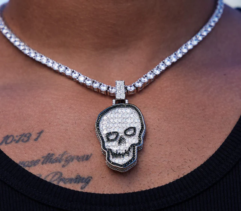 Custom Pendant - 1.5 inches White Gold 925 Silver VVS Moissanite Skull Pendant By Justin Image principale du produit